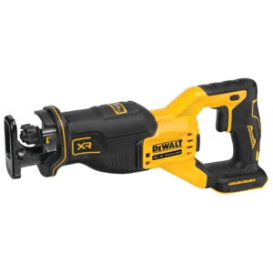 Profesionalna akumulatorska recipročna pila (lisičji rep) DeWalt DCS382N-XJ predstavlja vrhunski alat visokih performansi namijenjen za zahtjevne poslove rušenja, rezanja cijevi, drveta sa ekserima, plastike i raznih građevinskih materijala. Pokreće je napredni DeWalt motor bez četkica (Brushless) koji isporučuje impresivnih 3.200 pomaka u minuti u slobodnom hodu, uz dužinu hoda lista od 28,6 mm. Zahvaljujući tehnologiji motora bez četkica, ova pila pruža znatno veću produktivnost, duže vrijeme rada po jednom punjenju baterije i produžen radni vijek bez potrebe za servisnim održavanjem karbonskih četkica. Uređaj je opremljen inteligentnim prekidačem sa elektronskom regulacijom brzine, što operateru omogućava da jačinom pritiska precizno kontroliše dinamiku rezanja i prilagodi je tvrdoći materijala. Posebna pažnja posvećena je ergonomiji i sigurnosti na radu; kućište je savršeno izbalansirano, a rukohvati su obloženi mekom gumom koja efikasno prigušuje vibracije i sprečava klizanje u teškim radnim uslovima. Dodatni komfor pruža integrisano snažno LED svjetlo koje savršeno osvjetljava radnu zonu u mračnim i nepristupačnim prostorima, dok sistem brze zamjene lista bez upotrebe alata omogućava zamjenu pribora u svega nekoliko sekundi, čineći DeWalt DCS382N-XJ izuzetno efikasnim rješenjem na svakom gradilištu.